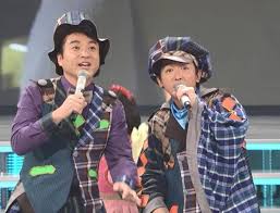 画像に含まれている可能性があるもの 2人 立ってる 複数の人