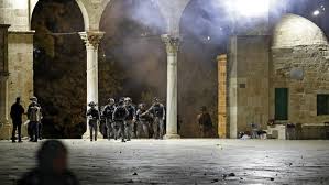 Tindakan yang dilakukan para tentara terhadap warga palestina semakin tidak manusiawi, sama halnya kejadian yang baru terjadi di masjid al aqsa palestina. N M2mc7p Xzx M