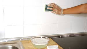 Ya seca la pintura podés obtener un mejor resultado si aplicás una capa de protector especial para azulejos no sin antes. Como Pintar Azulejos Paso A Paso Paso 1 Azulejos Pintados Pintura Azulejos Cocina Pintura Azulejos