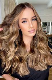 Gorgeous Hair Colour Trends For 2021 : Sandy blonde