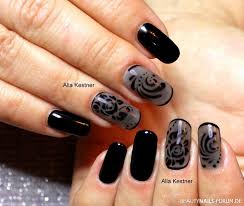 Nail art sur ongles naturels. 50 Schwarze Nageldesign Muster