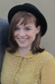 Im finale von season 12, das cbs am vergangenen sonntag ausgestrahlt hat, feierten renée felice smith und barrett foa ihren abschied. Renee Felice Smith Wikipedia