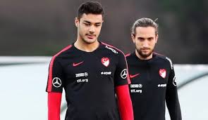 Ozan kabak ile ilgili son dakika gelişmeleri sporx'te. Ozan Kabak So Hoch Ist Die Ausstiegsklausel Fur Den Schalke Youngster