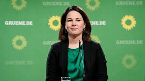 Witwenrente und eigene rente beeinflussen sich. Gefalschtes Grunen Zitat Baerbock Will Witwenrente Nicht Abschaffen