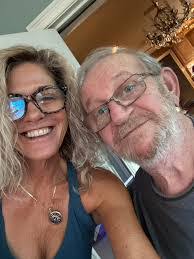 Melissa Kendall's Instagram, Twitter & Facebook