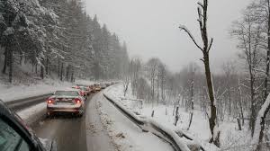 Temperaturile vor scădea, astfel că la noaptea va fi ger, maximele fiind de minus 10 grade celsius. A Inceput SÄƒ NingÄƒ In BucureÈ™ti Ninsori Abundente In BraÈ™ov Covasna È™i Harghita Europa Fm