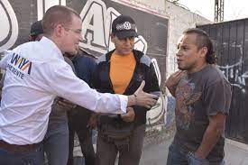 10 de octubre de 1944 ), conocida como anel, es una ex modelo, vedette y actriz mexicana de cine, teatro y televisión que alcanzó fama en la. Fernandez Norona Twitterissa El Joven Penso Que Le Queria Quitar La Cartera Ricardoanayac