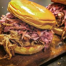 Ein Ordentlicher Pulled Pork Burger Geht Immer Www Pulled Pork Gasgrill De Pulledpork Pull Pulled Gasgrill Pulled Pork Burger Gasgrill Pulled Pork