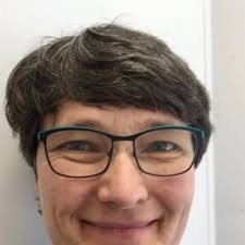 Leslie Duran's Instagram, Twitter & Facebook