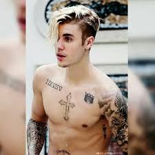 Justin bieber's style has always been unique having been clean cut as a 16 year old to today when shaving we go hunting for his best 25 hairstyles to get you inspired for your next trip to the barber. It S Baby Baby Justin Bieber Blonde Hairstyles Justin Bieber Justin Bieber Style