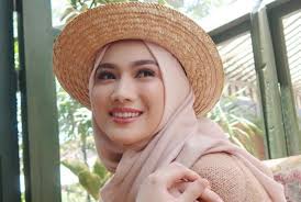 In musically sophisticated cultures, scales are formally recognized as systems of tones from which melody can be built. Melody Laksani Rajin Masak Selama Karantina Republika Online