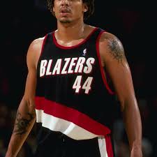 Parkinson's steals your dignity, one sentence at a time, unless you do what fox told grant was the single first depression and parkinson's, and now divorce has come to knock on brian grant's door. Brian Grant Opens Up About Fight With Parkinson S Disease Blazer S Edge