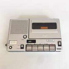 sony tc 1100 1975年発売 携帯出来るカセットレコーダー として 画期的なほどの小型化を実現した42年前の名機 モノラルでありながら2ヘッド 当時のsonyの技術が結集している sony cassetteplayer cassetterecorder cassettetape c