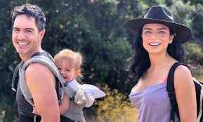 Aislinn derbez ретвитнул(а) igualdad animal mex. Eugenio Derbez Confirma Que Fin Del Matrimonio Entre Aislinn Y Mauricio Ochmann Comenzo En Viaje A Marruecos Futbol Rf