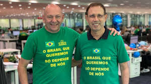 De origem humilde, carlos pôde estudar inglês graças a igreja que seus pais frequentavam. Para Vacinar Funcionarios Luciano Hang E Carlos Wizard Querem Mudar Lei Que Obriga Doacao Ao Sus