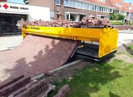 22 Mind Blowing Machines That Will Pique The Engineer In You Brick Paving Brick Laying Brick