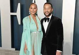 R&b singer and pianist who scored his first big hit with the 2005 single ordinary people. John Legend Net Worth 2020 Age Wife And Kids Music Albums And Tv Shows