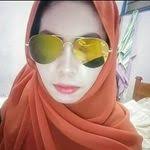 Lisa Rial's Instagram, Twitter & Facebook