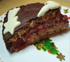 The dough will be stiff. Veganer Dominosteinkuchen Vegan Und Munter
