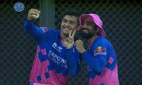 Tweet to us with #cricbuzzqnv. 8u4o Jt5iktclm