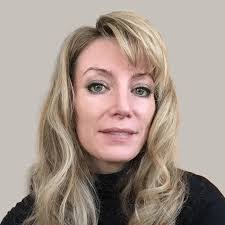 Regina Wine's Instagram, Twitter & Facebook