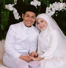 Gaun kak ninie cantik sangat! Akad Nikah Pun Suara Sedap Syamel Usha Je Kasut Ernie Tak0t Jat0h Netizen Berita Kopak Cc