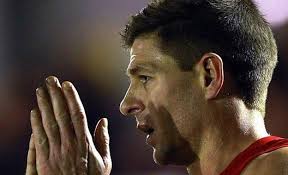 Steven Gerrard podría volver a jugar en el Liverpool la próxima temporada