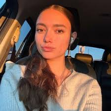 ella ness-pavlinsky (@ella_ness)