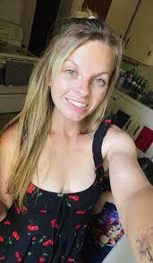 Nettie Wall's Instagram, Twitter & Facebook