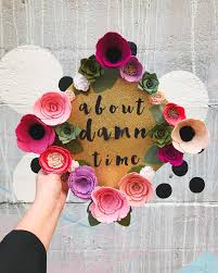 Diy Felt Flower Graduation Cap By Dimesanddonuts Graduation Cap Decoration College Graduation Cap Decoration Flower Graduation Cap