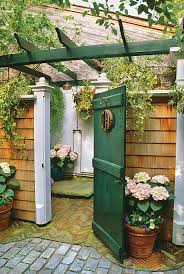 1001 Ideen Und Bilder Zum Thema Sichtschutz Fur Gartendusche Gartendusche Gartendusche Selber Bauen Dusche
