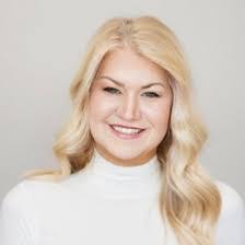 Rebecca Spear's Instagram, Twitter & Facebook