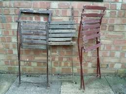 Choose from wood folding chairs with natural wood grain in mahogany with designs ranging from simple, armless chairs to folding wooden lounge chairs, you'll find a design to suit your style and seating needs. Rare Old Garden Folding Chairs In North West Leicestershire Fur 15 00 Zum Verkauf Shpock De