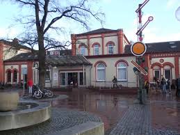I can't concentrate with you leering at me. Bahnhof Leer Ostfriesland 9 Bewertungen Leer In Ostfriesland Bahnhofsring Golocal