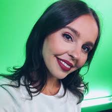 Alana Cameron's Instagram, Twitter & Facebook