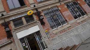Crise oblige, nous gardons de plus en plus longtemps nos équipements et de plus en plus d'utilisateurs sont confrontés à ce dysfonctionnement. Un Bug National A La Poste Paralyse Toutes Les Operations Aux Guichets