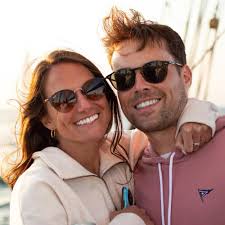 Kassandra Bowling's Instagram, Twitter & Facebook