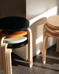Aalto's 'high stool' and 'stool e60' (manufactured by artek are currently used in apple stores designed by alvar aalto in 1933, the stool 60 is certainly the most copied design classic in the world. Artek Aalto Stool 60 Colour Seat Sort