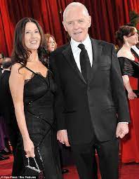 Jun 24, 2021 · at the screen actors guild (sag) awards held in 2009, slumdog millionaire won outstanding performance by a cast in a motion picture. Sir Anthony Hopkins On Wife Stella Arroyave Who Helped Put His Wild Ways Behind Him At A Cost Daily Mail Online