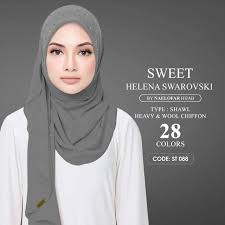She released the naelofar hijab collection in 2014 which became popular among the people of the region. Ready Stock Naelofar Hijab Shawl Shopee Malaysia