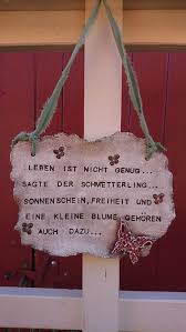 Sabine pesl hat diesen pin entdeckt. Handgetopfertes Schild Mit Spruch Quot Leben Ist Nicht Genug Sagte Der Schmetterling Sonnenschein Freihei Spruche Garten Gartenspruche Weisheiten Spruche