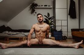 MODEL OF THE DAY: BAGHIRA | Daily Squirt