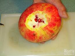 Se anche voi come me adorate i melograni ma odiate pulirli perché ci vuole un bel pò di tempo. Come Sgranare Il Melograno