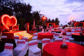 A fantastical french playground to sashay with the crème de la crème of the belle époque. Moulin Rouge Themed Wedding And Party Ideas With Dress Code Marriageuana