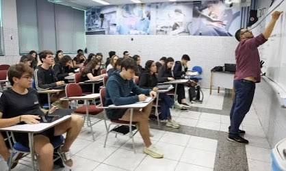 Veja quais são as 50 escolas com as melhores notas no Enem 2024 | CNN Brasil