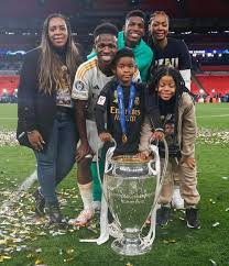Vinicius bonds with his mum on her birthday. Vinicius Jr shares a strong bond with her mother, Tatiana Vinicius, who is of Congolese descent. 🇧🇷+🇨🇩= Vinicius Jr #takestepafrica #congolese #brezil