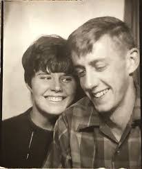 Elaine Maclean's Instagram, Twitter & Facebook