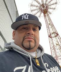 It's nothing but the best vibes when your friends out in Coney Island  recognize the face of NYC Council Candidate Richie Barsamian, then go out  of their way to get a picture