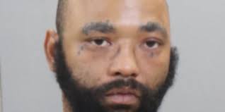 Knoxville man arrested following weekend stabbing