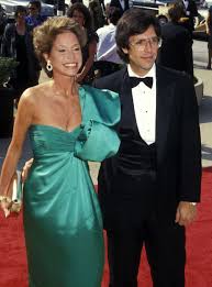 Ora media sends our condolences to his surviving children, larry, jr, chance, cannon and the entire king family. Larry King Mourns The Loss Off His Third Wife And Mother To Two Of His Children Carrie Fisher Photos Mary Tyler Moore Beautiful Smile Women